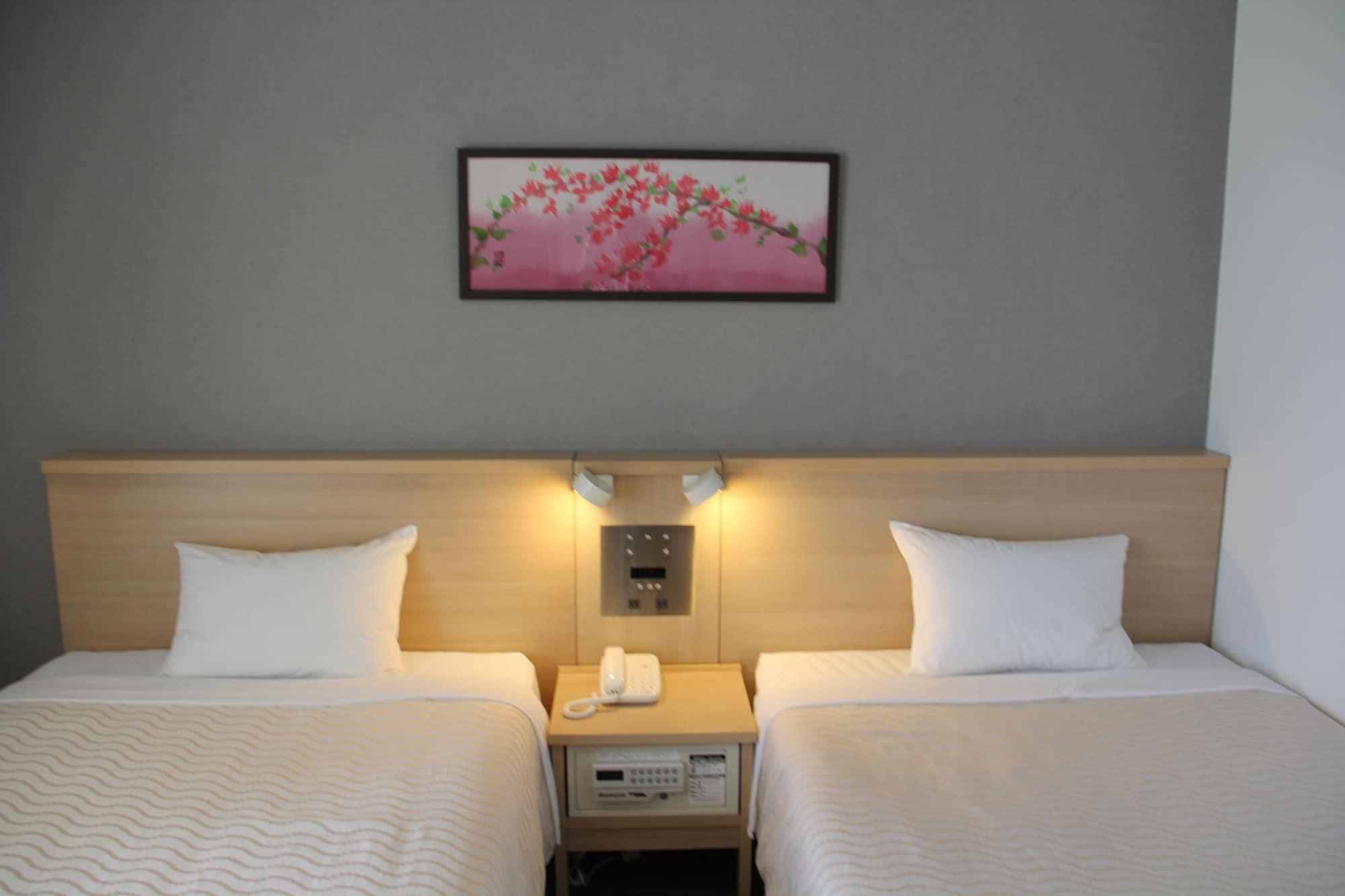Hotel Risingsun Miyakojima מראה חיצוני תמונה